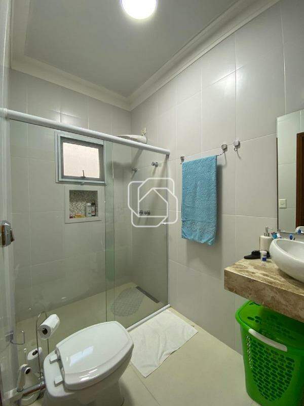 Casa de Condomínio à venda em Itu - SP - Condomínio Portal de Itu: Banheiro