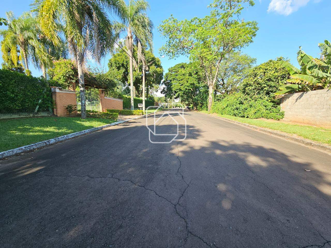 Terreno à venda em Indaiatuba - SP - Vale das Laranjeiras: Rua do terreno