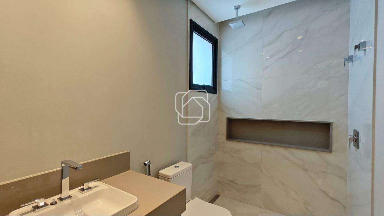 Casa de Condomínio à venda em Indaiatuba - SP - Jardim Vila Paradiso: Banheiro
