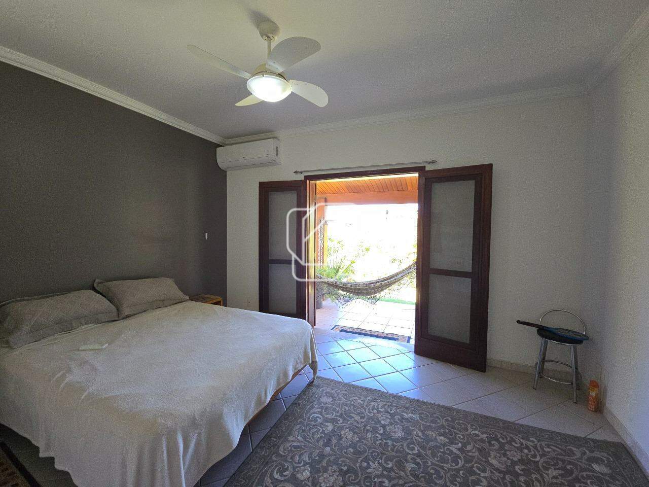 Casa de Condomínio à venda em Itu - SP - Condomínio Campos de Santo Antônio: Suíte master