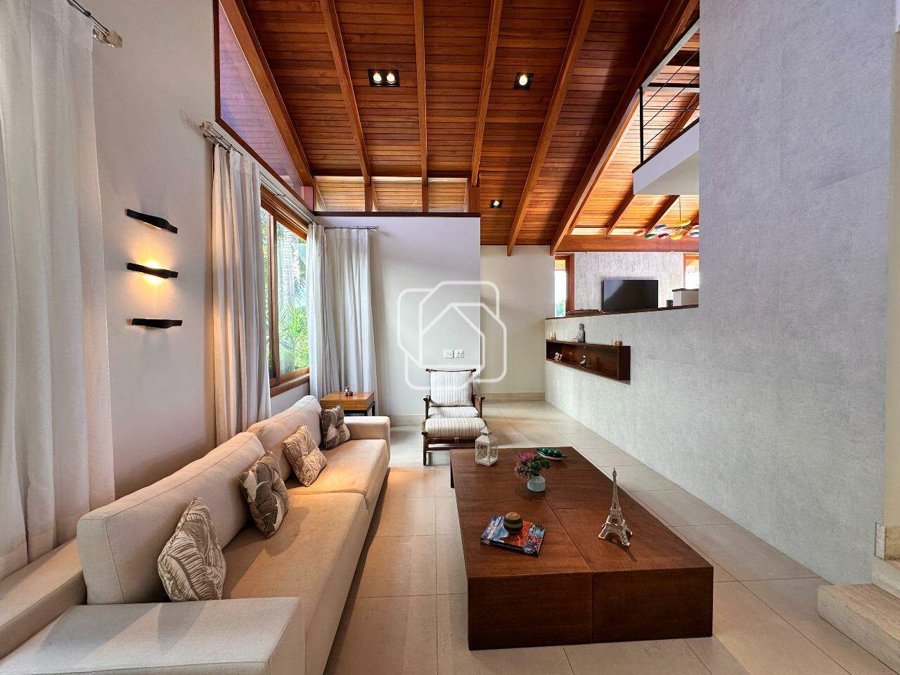Casa de Condomínio à venda em Indaiatuba - SP - Jardim Vila Paradiso: Sala de estar
