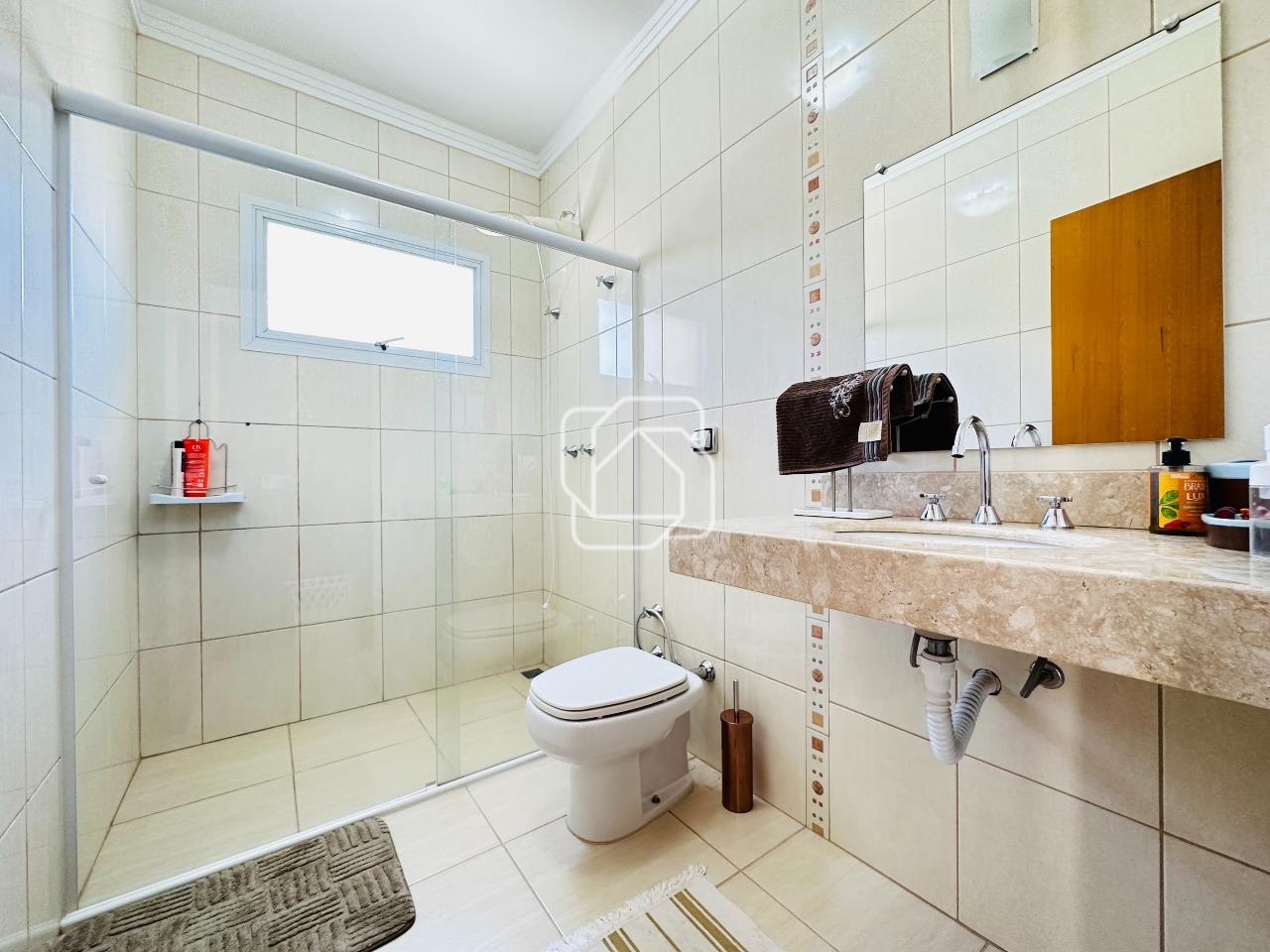 Casa de Condomínio à venda em Itu - SP - Condomínio Parque do Varvito: Banheiro