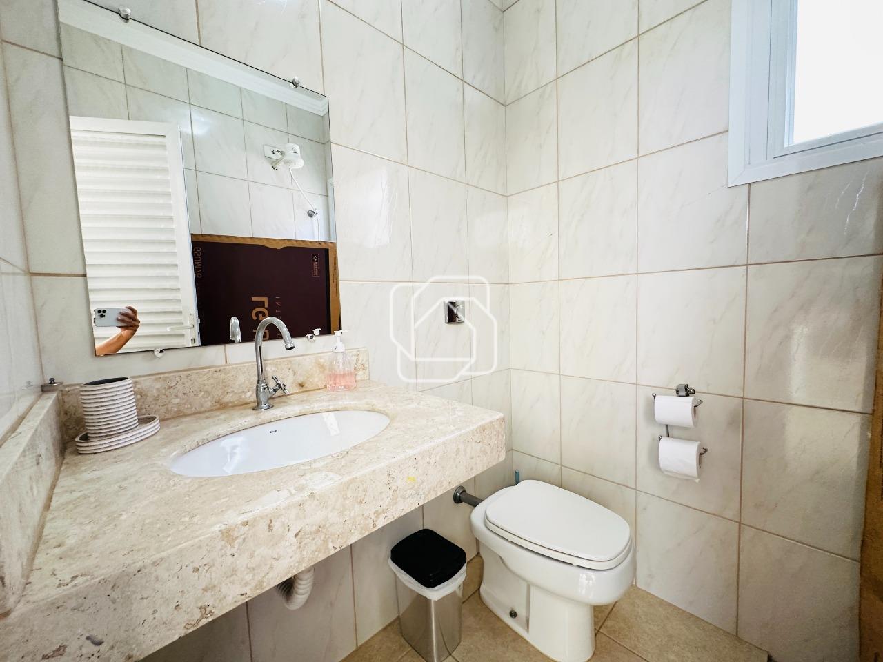 Casa de Condomínio à venda em Itu - SP - Condomínio Parque do Varvito: Banheiro