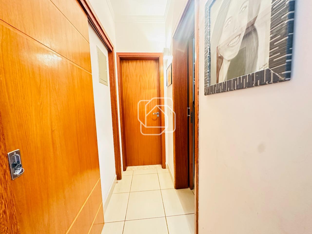 Casa de Condomínio à venda em Itu - SP - Condomínio Parque do Varvito: Corredor