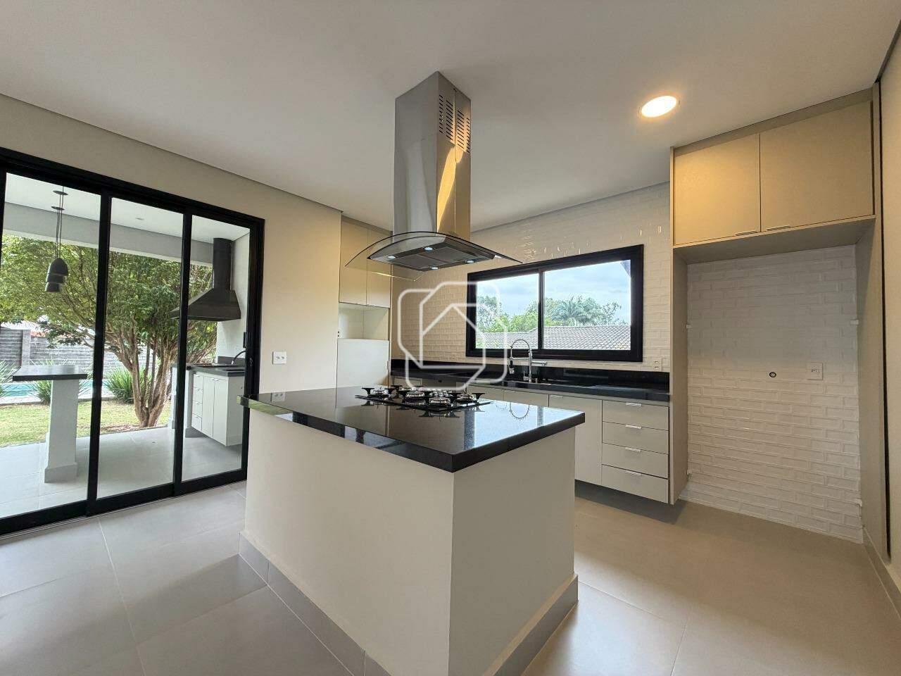 Casa de Condomínio à venda em Indaiatuba - SP - Terras de Itaici: Cozinha integrada