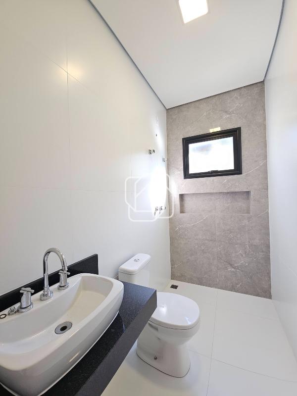 Casa de Condomínio à venda em Indaiatuba - SP - Terras de Itaici: Banheiro