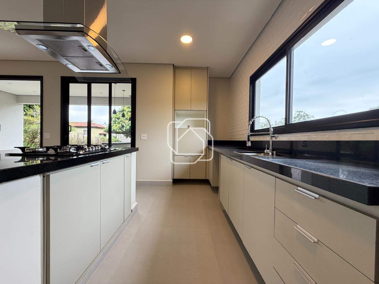 Casa de Condomínio à venda em Indaiatuba - SP - Terras de Itaici: Cozinha integrada