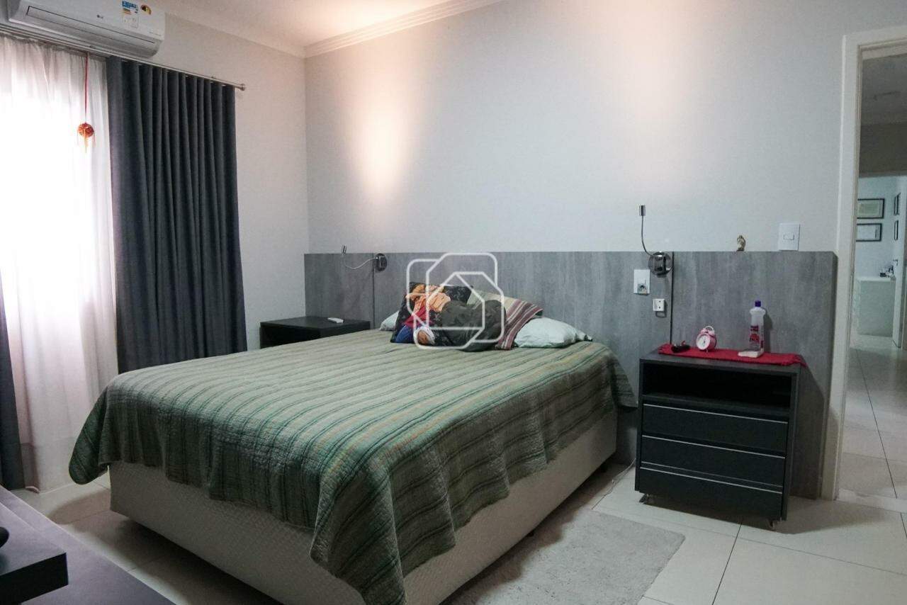 Casa de Condomínio à venda em Salto - SP - Condomínio Fazenda Palmeiras Imperiais: Suíte