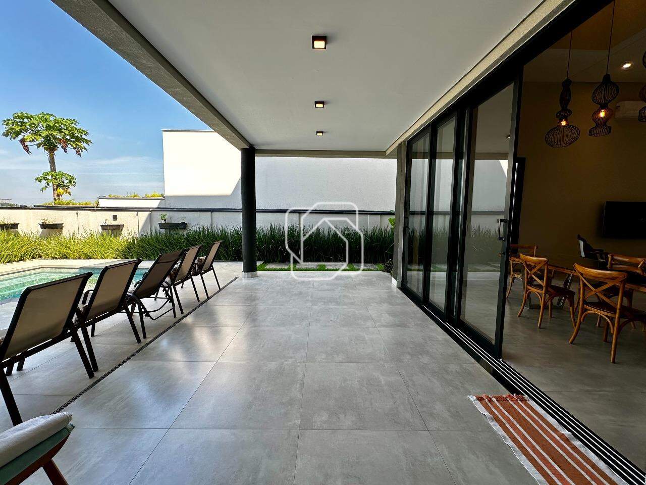 Casa de Condomínio à venda em Itu - SP - Condomínio Villas do Golfe: Área externa