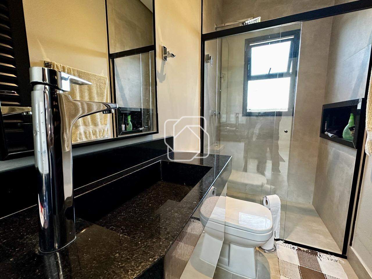 Casa de Condomínio à venda em Itu - SP - Condomínio Villas do Golfe: Banheiro suíte