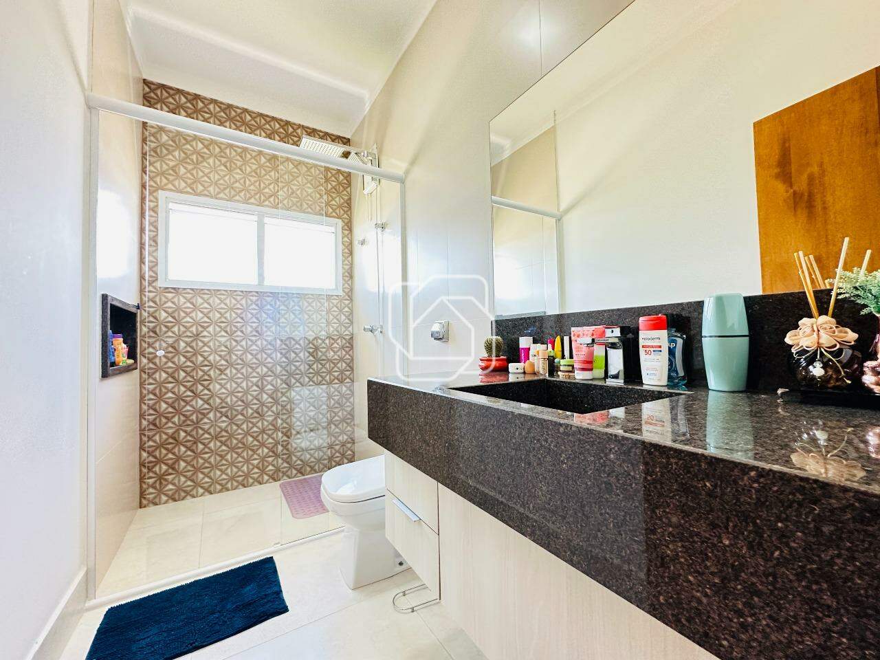 Casa de Condomínio à venda em Salto - SP - Portal dos Bandeirantes Salto: Banheiro