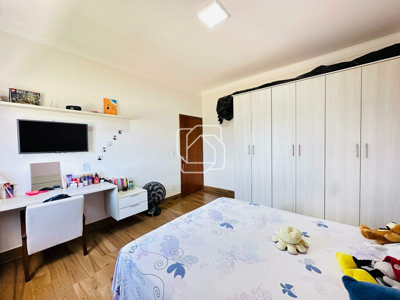Casa de Condomínio à venda em Salto - SP - Portal dos Bandeirantes Salto: Suíte