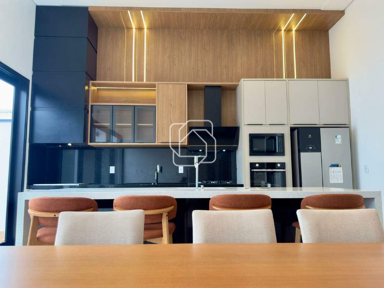 Casa de Condomínio à venda em Indaiatuba - SP - Jardim Residencial Dona Lucilla: Sala de jantar- imagem ilustrativa