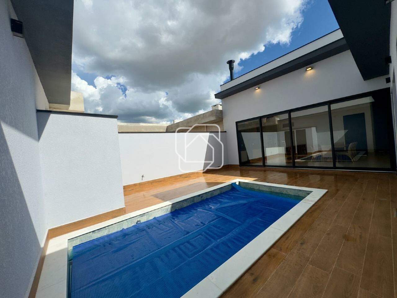 Casa de Condomínio à venda em Indaiatuba - SP - Jardim Residencial Dona Lucilla: Área da piscina- imagem ilustrativa