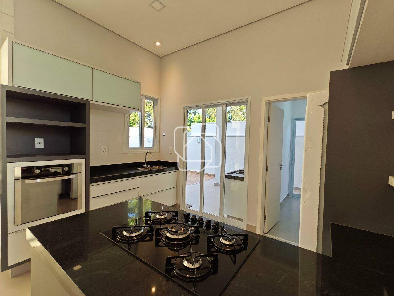 Casa de Condomínio à venda em Indaiatuba - SP - Jardim Residencial Viena: Cozinha integrada
