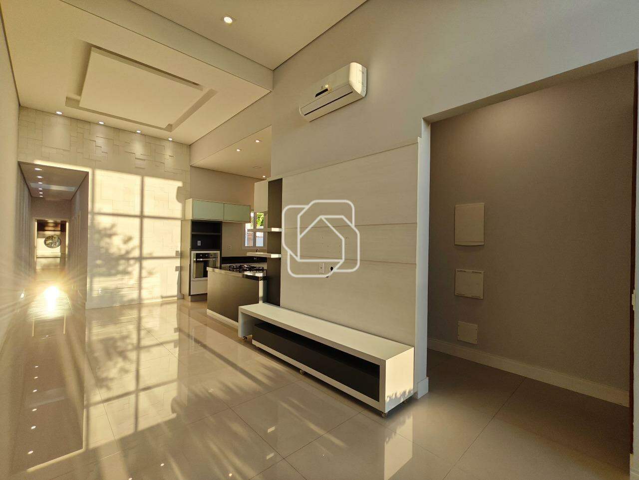 Casa de Condomínio à venda em Indaiatuba - SP - Jardim Residencial Viena: Sala de estar