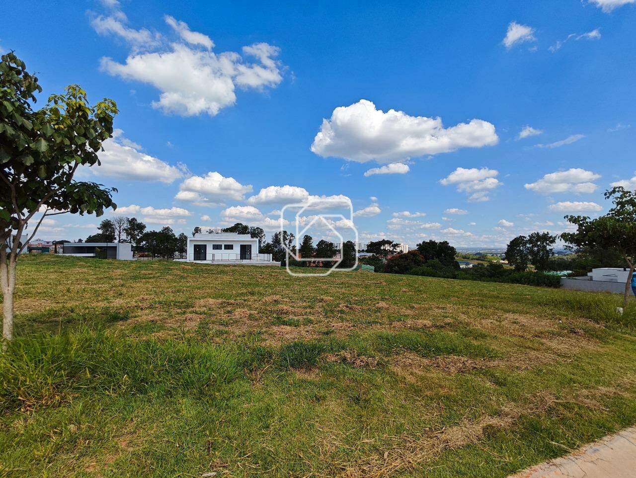 Terreno à venda em Indaiatuba - SP - Jardim Villa Sapezal: Visão geral do terreno