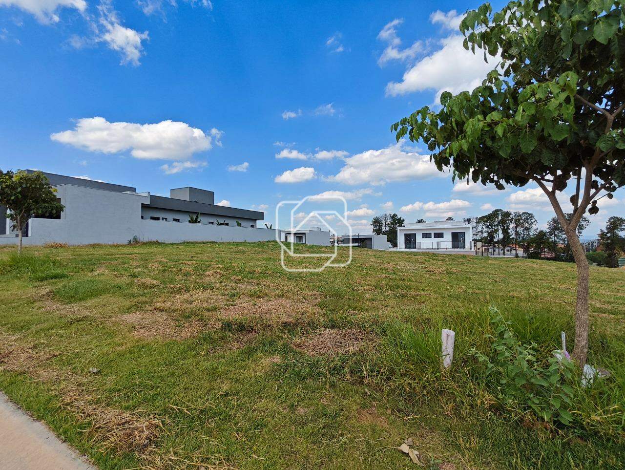Terreno à venda em Indaiatuba - SP - Jardim Villa Sapezal: Visão geral do terreno