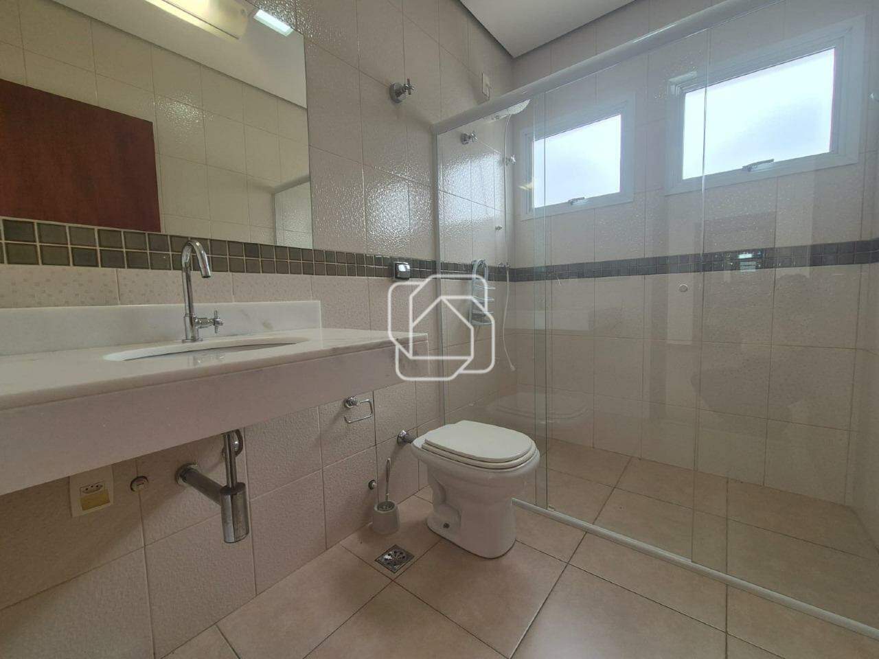 Casa de Condomínio à venda em Indaiatuba - SP - Ville Coudert: Banheiro