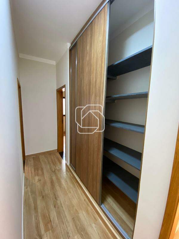 Casa de Condomínio à venda em Salto - SP - Residencial Lagos D’Icaraí: Armário corredor