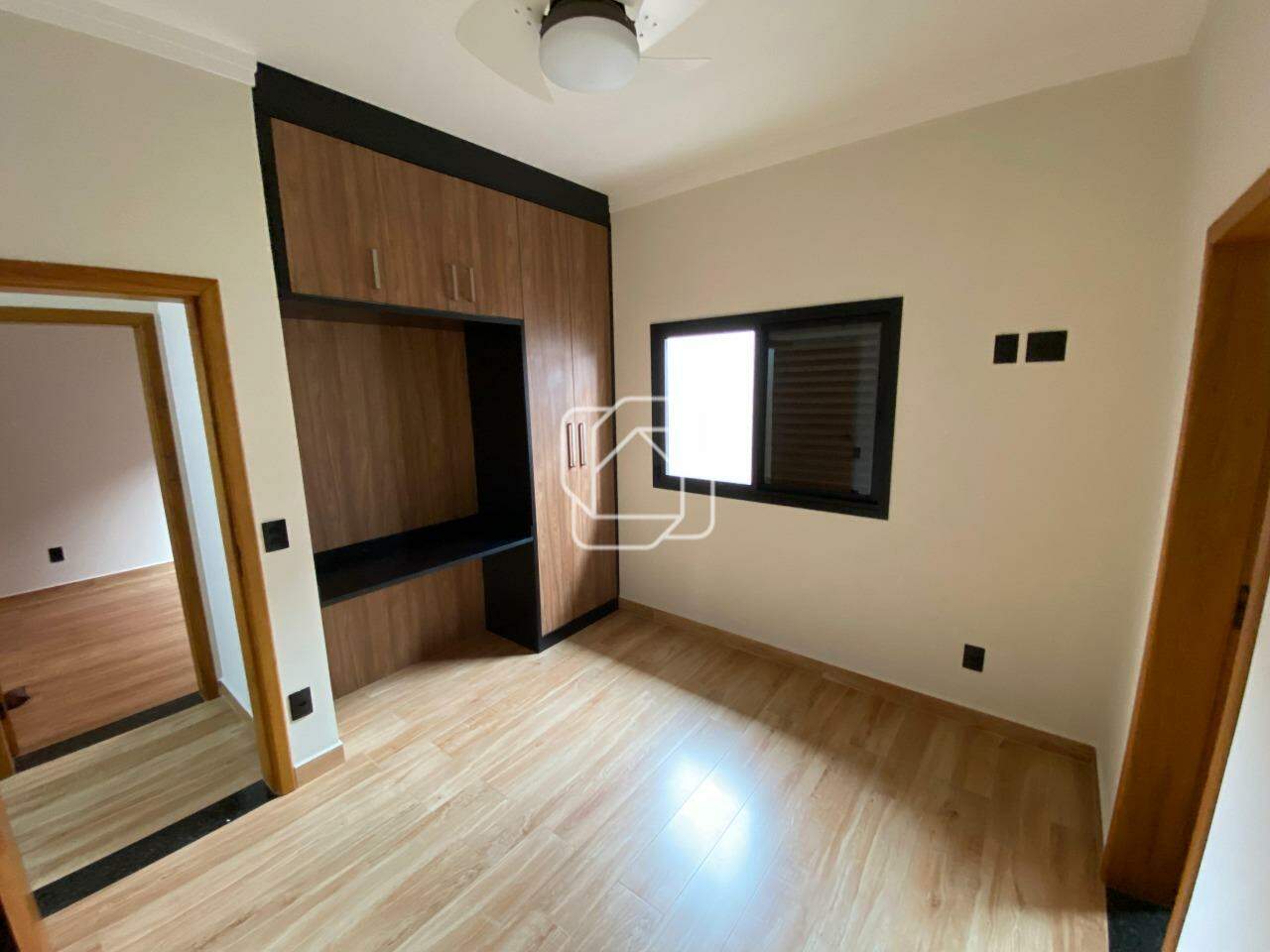 Casa de Condomínio à venda em Salto - SP - Residencial Lagos D’Icaraí: Suíte