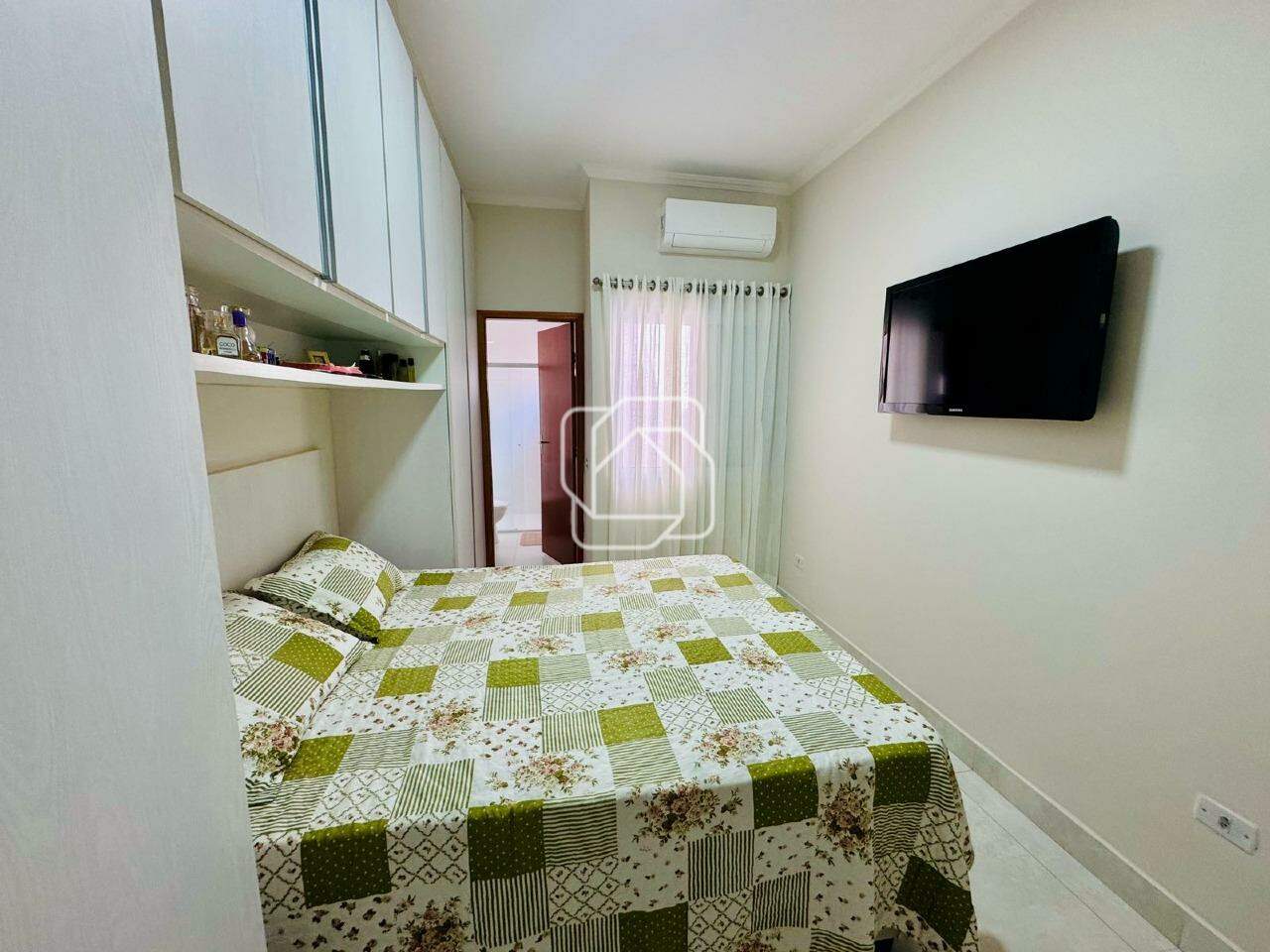Casa de Condomínio à venda em Salto - SP - Village Moutonnée: Suíte