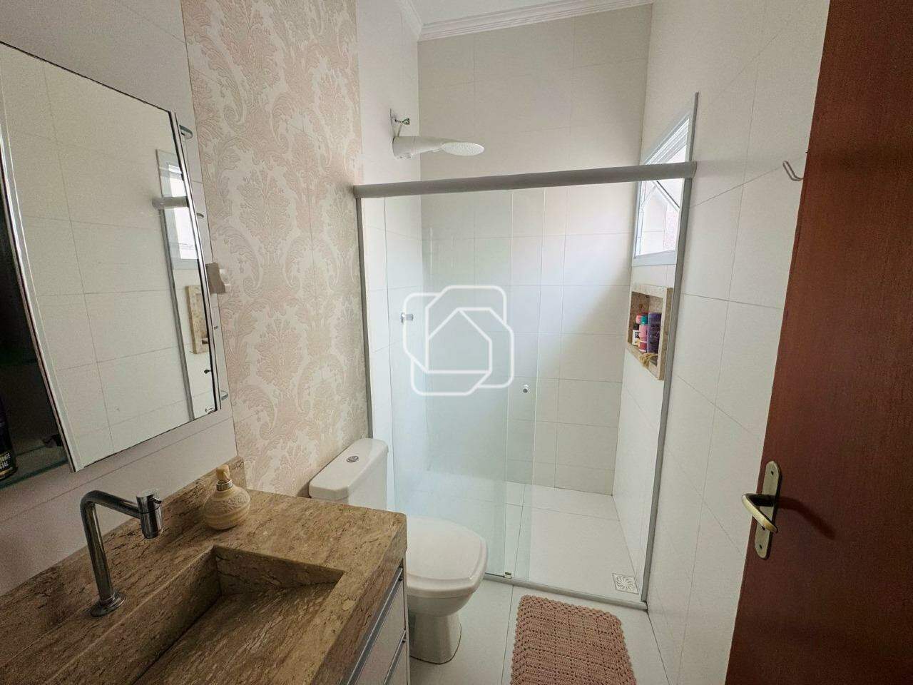 Casa de Condomínio à venda em Salto - SP - Village Moutonnée: Banheiro suíte