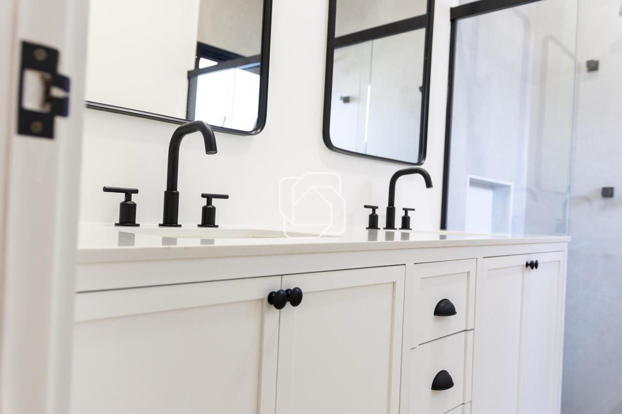 Casa de Condomínio à venda em Indaiatuba - SP - Jardim Residencial Dona Maria Cândida: Banheiro