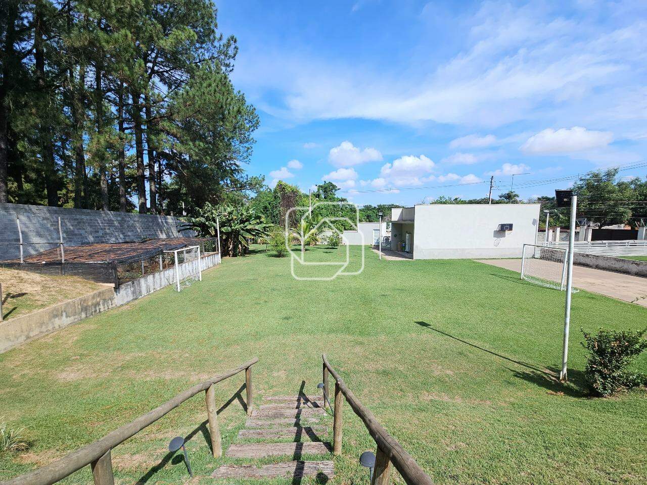 Casa de Condomínio à venda em Indaiatuba - SP - Recanto dos Pássaros: Área externa