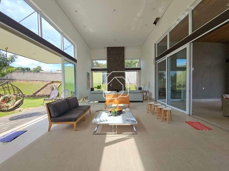 Casa de Condomínio à venda em Indaiatuba - SP - Recanto dos Pássaros: Sala de estar