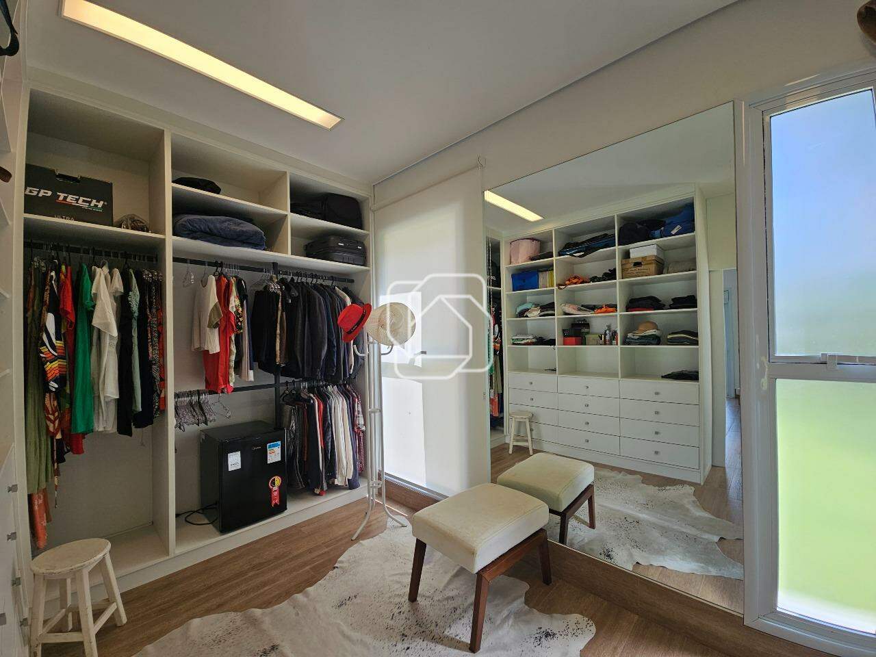 Casa de Condomínio à venda em Indaiatuba - SP - Recanto dos Pássaros: Closet