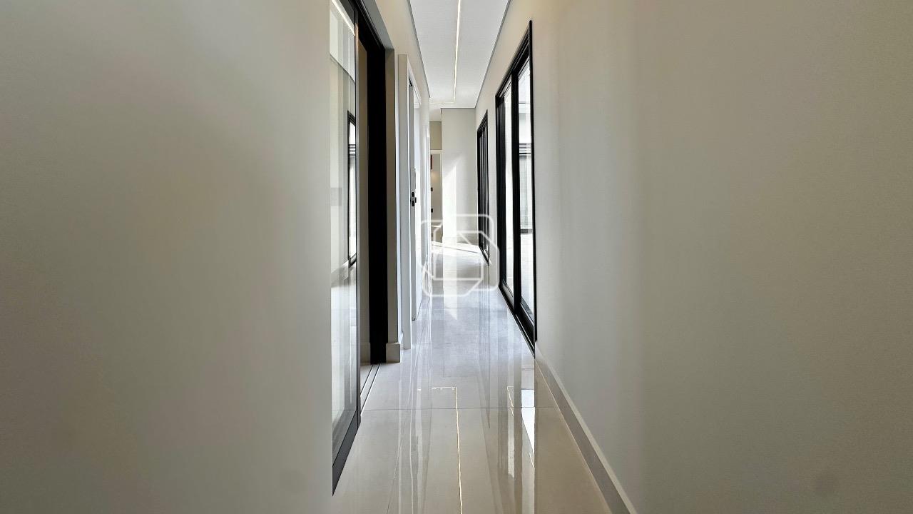 Casa de Condomínio à venda em Indaiatuba - SP - Jardim Residencial Dona Maria Cândida: Corredor