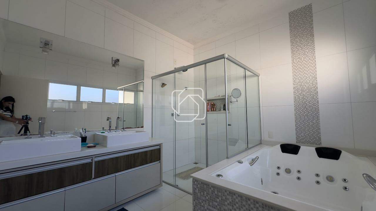 Casa de Condomínio à venda em Indaiatuba - SP - Ville Coudert: Banheiro