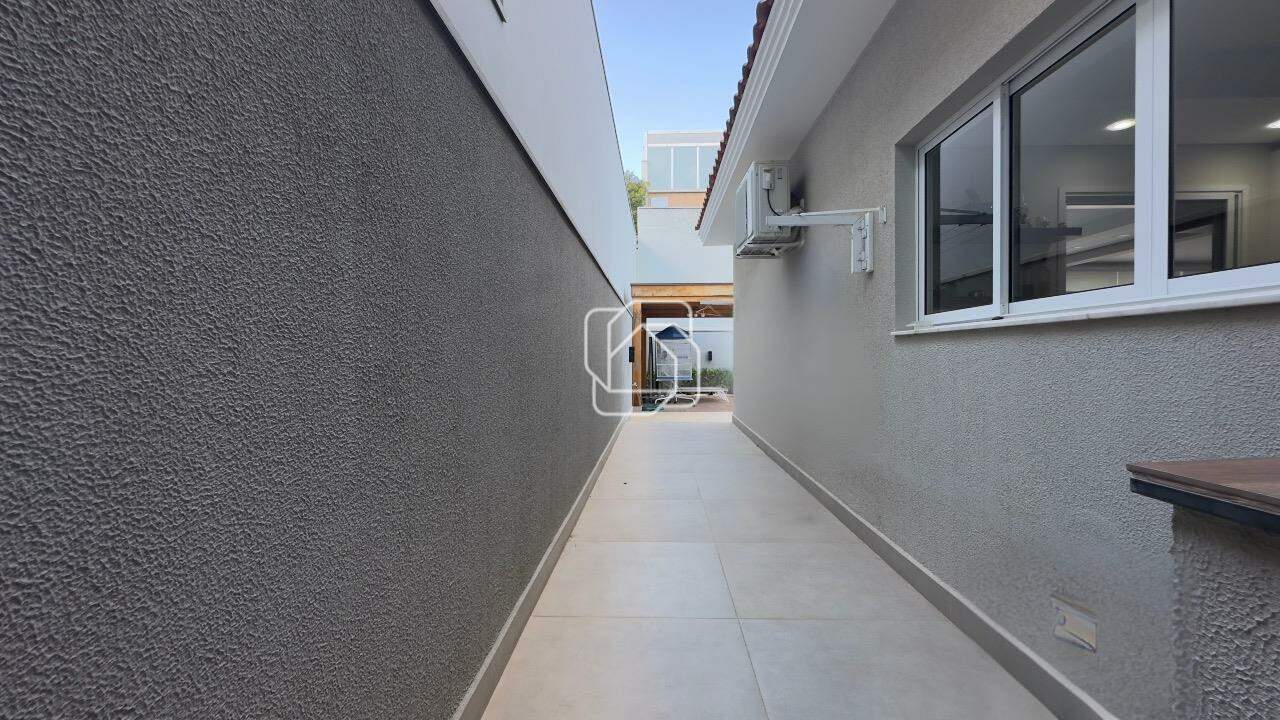 Casa de Condomínio à venda em Indaiatuba - SP - Ville Coudert: Corredor externa