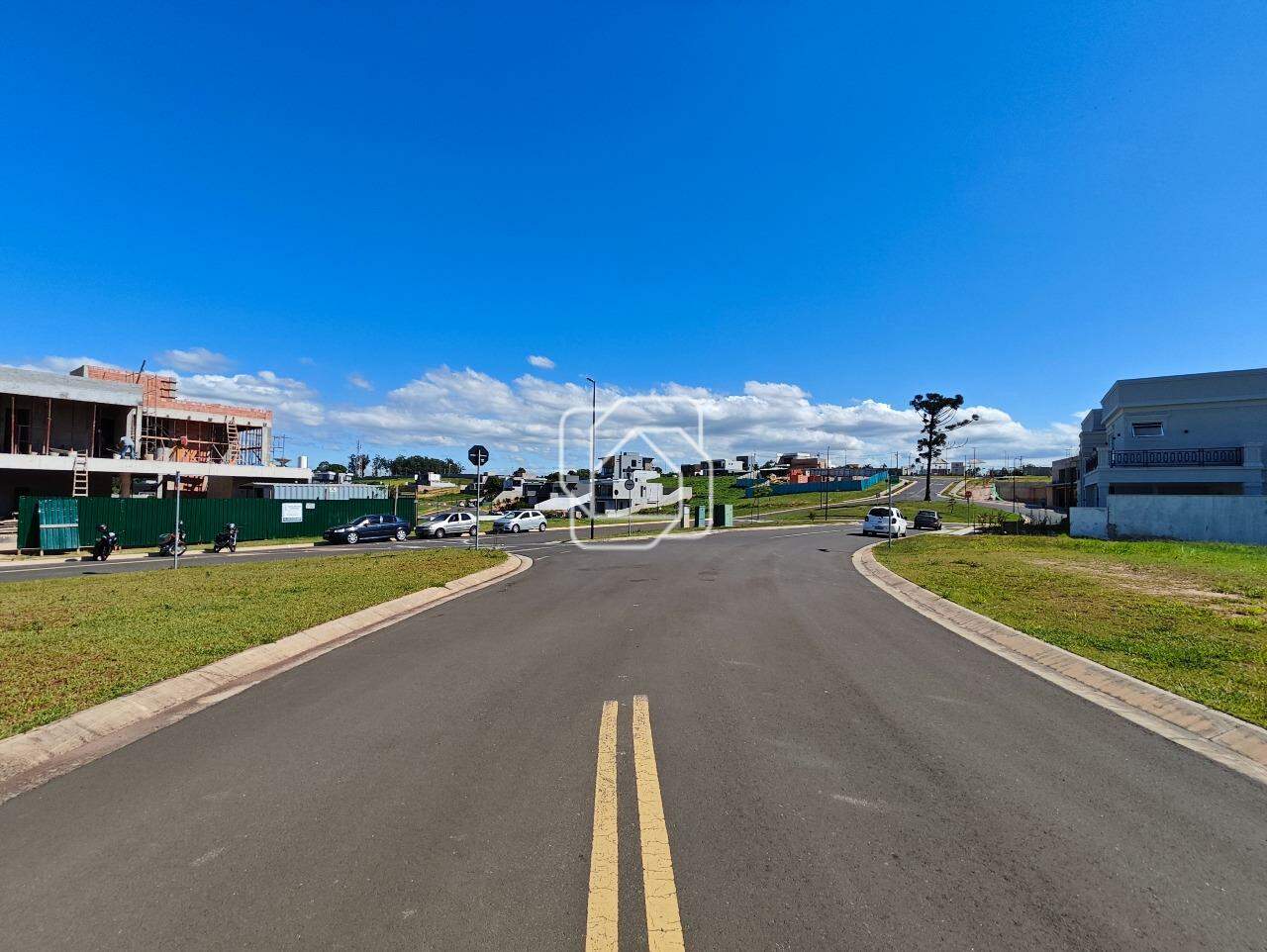 Terreno à venda em Indaiatuba - SP - Parque Villa dos Pinheiros: Rua do terreno