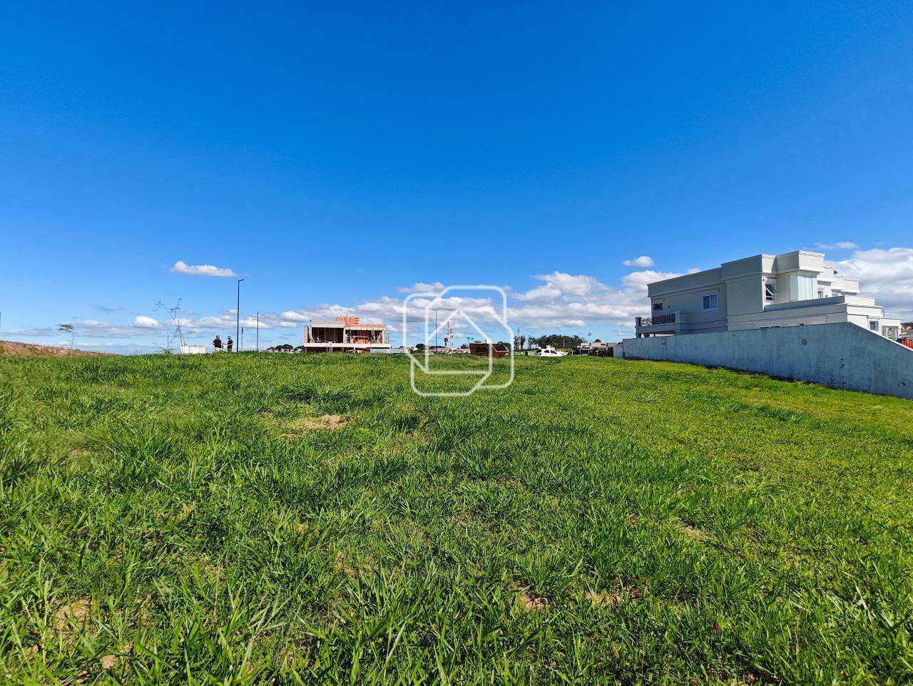 Terreno à venda em Indaiatuba - SP - Parque Villa dos Pinheiros: Visão geral do terreno