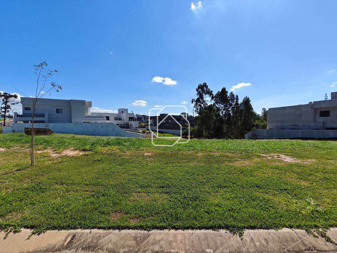 Terreno à venda em Indaiatuba - SP - Parque Villa dos Pinheiros: Visão geral do terreno