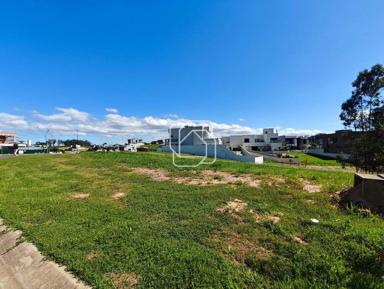 Terreno à venda em Indaiatuba - SP - Parque Villa dos Pinheiros: Visão geral do terreno