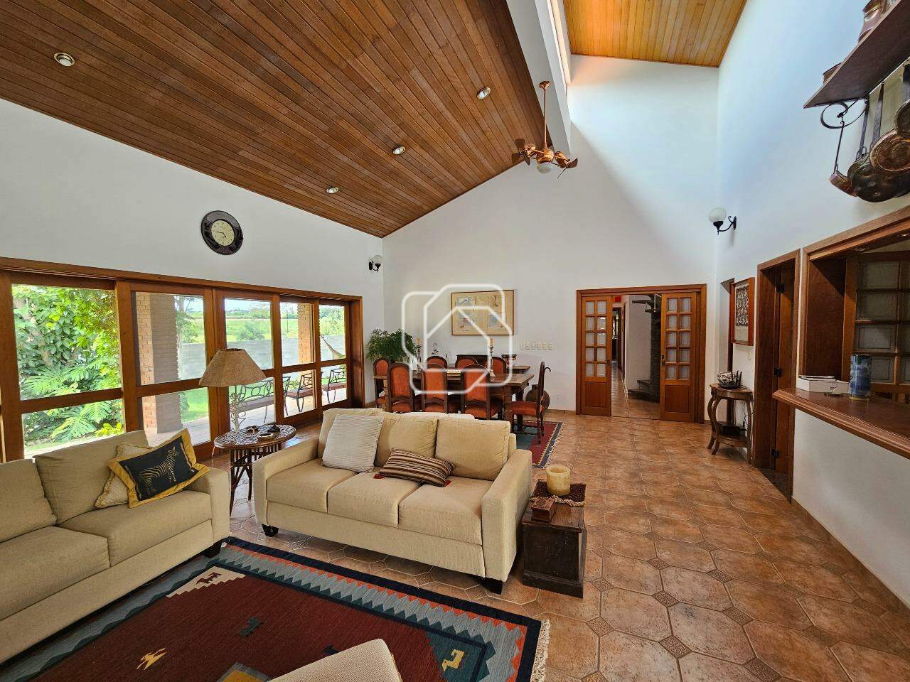 Casa de Condomínio à venda em Indaiatuba - SP - Vale das Laranjeiras: Sala de estar