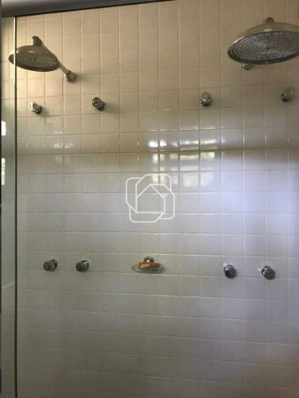 Casa de Condomínio à venda em Indaiatuba - SP - Vale das Laranjeiras: Vestiário