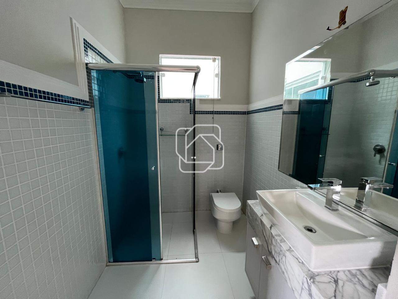 Casa de Condomínio para aluguel em Indaiatuba - SP - Jardim Portal dos Ipês: Banheiro