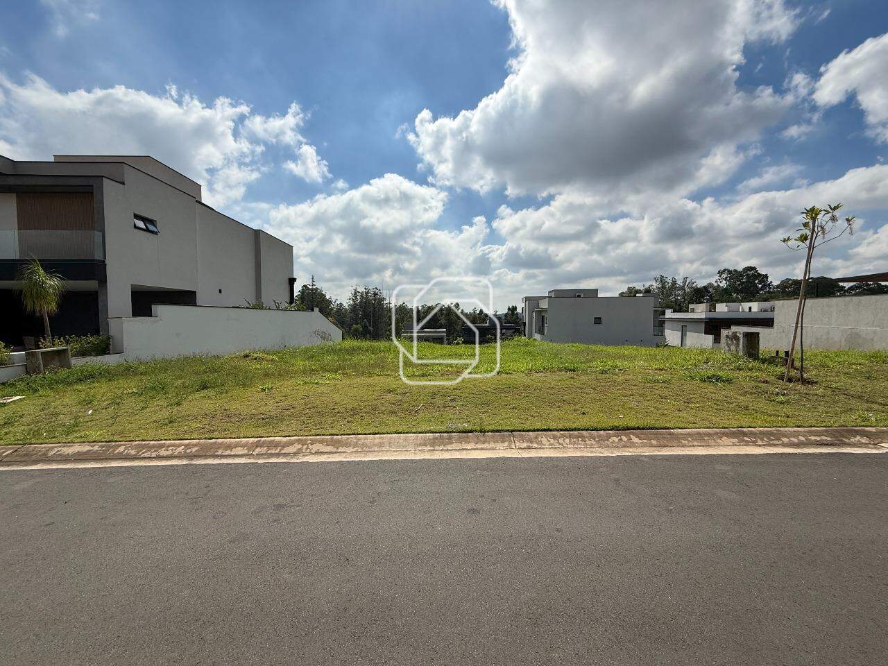 Terreno à venda em Indaiatuba - SP - Parque Villa dos Pinheiros: Visão geral do terreno