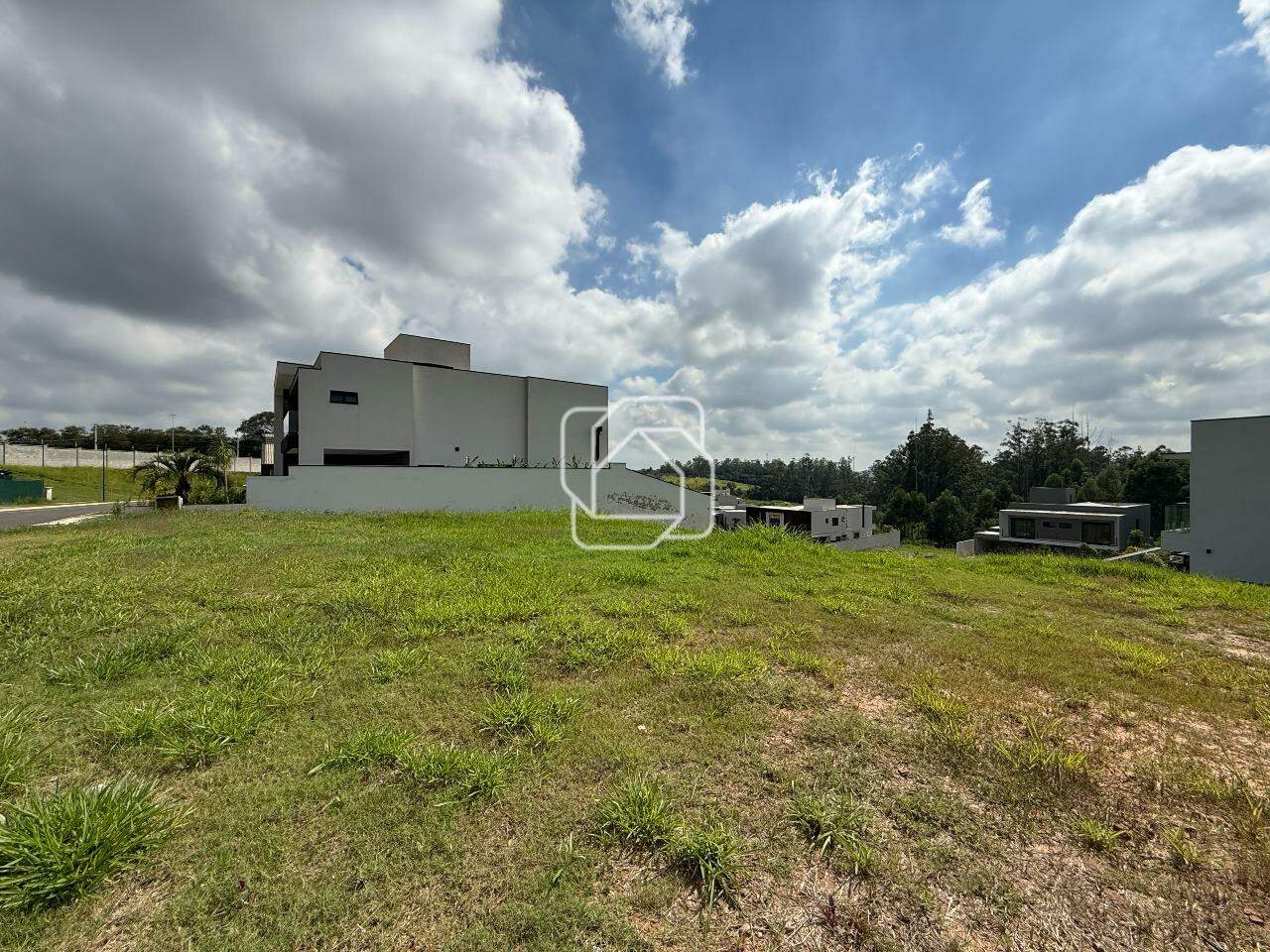 Terreno à venda em Indaiatuba - SP - Parque Villa dos Pinheiros: Visão geral do terreno