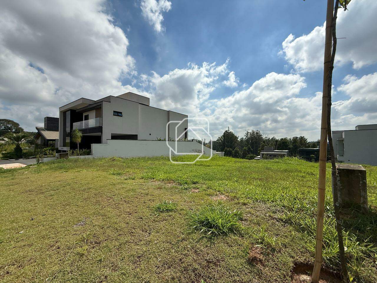 Terreno à venda em Indaiatuba - SP - Parque Villa dos Pinheiros: Visão geral do terreno