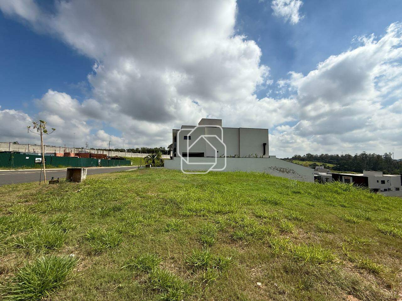 Terreno à venda em Indaiatuba - SP - Parque Villa dos Pinheiros: Visão geral do terreno