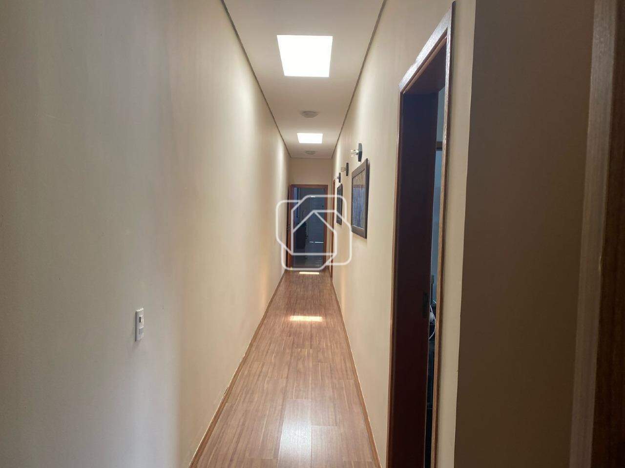 Casa de Condomínio à venda em Indaiatuba - SP - Jardim Residencial Terra Nobre: Corredor