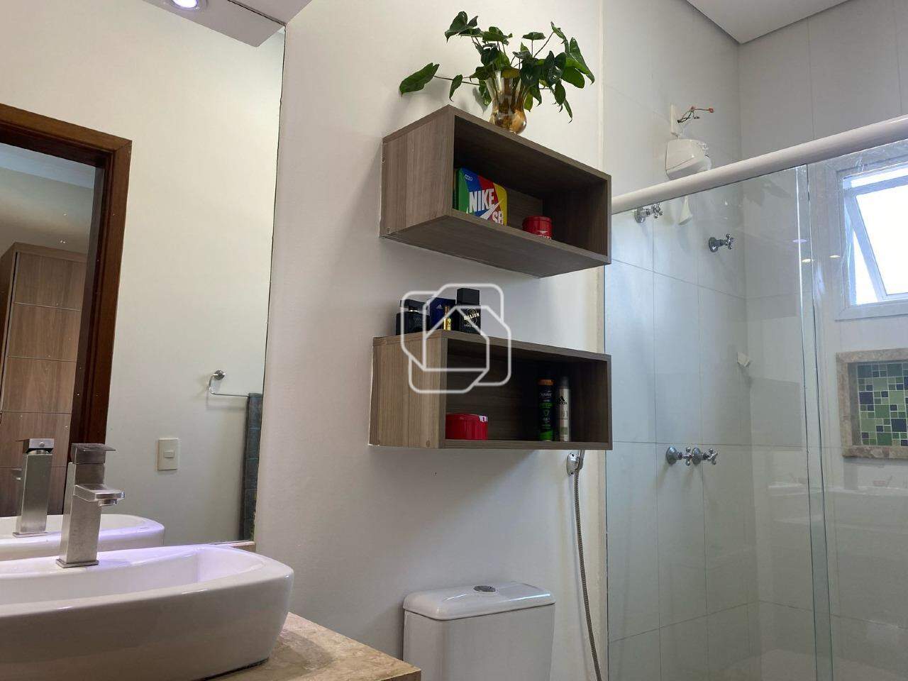 Casa de Condomínio à venda em Indaiatuba - SP - Jardim Residencial Terra Nobre: Banheiro
