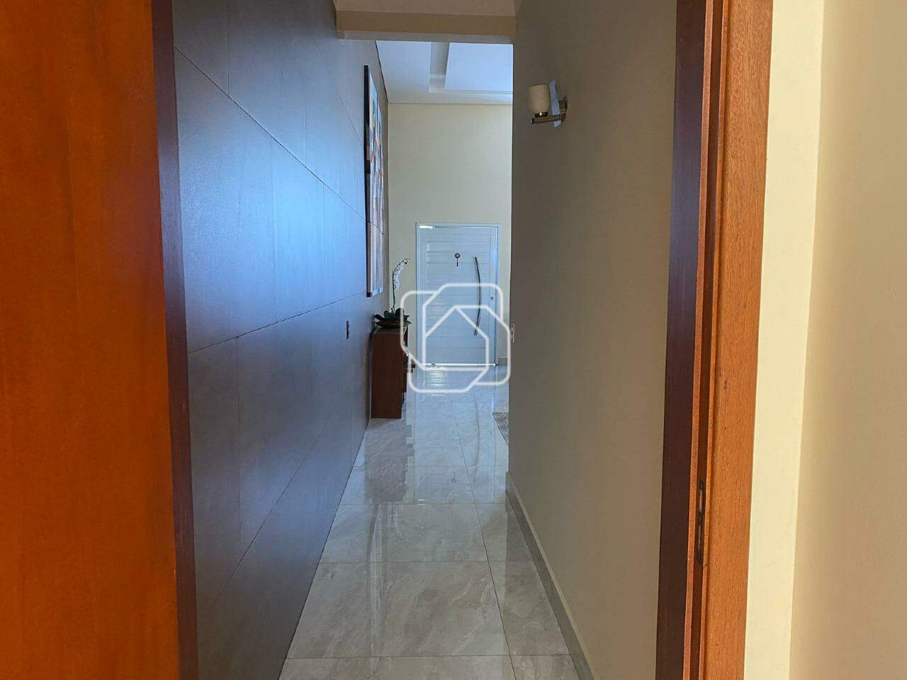 Casa de Condomínio à venda em Indaiatuba - SP - Jardim Residencial Terra Nobre: Corredor