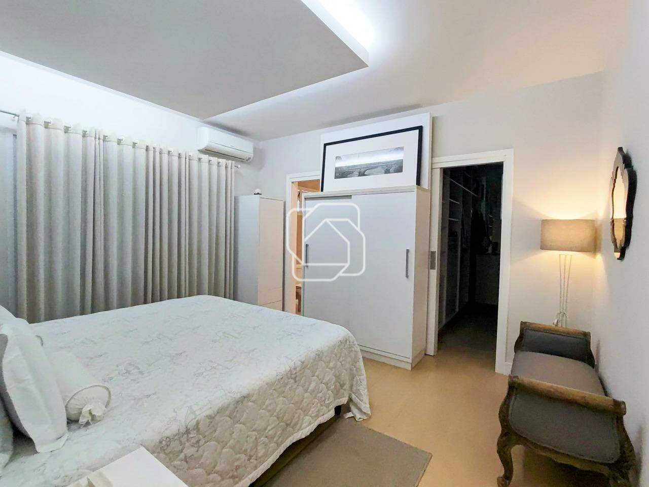 Casa de Condomínio à venda em Itu - SP - Parque do Varvito: Suíte master com closet