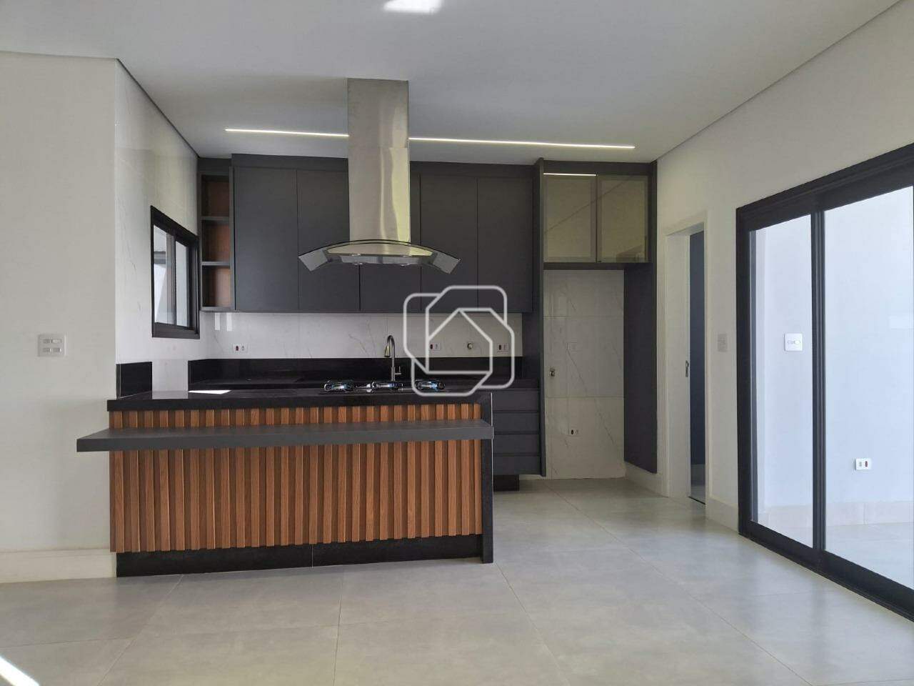 Casa de Condomínio para aluguel em Indaiatuba - SP - Jardim Toscana: Cozinha integrada